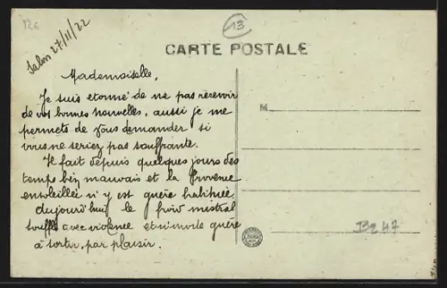 AK Mouriès, Hameau d`Hauture avec des passants sous les arbres