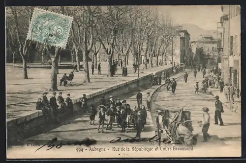 AK Aubagne, Rue de la République et Cours Beaumond animés