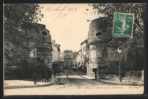 AK Arles, Porte de la Cavalerie