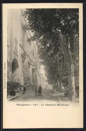 AK Marignane, Le Château Mirabeau et l`allée bordée d`arbres