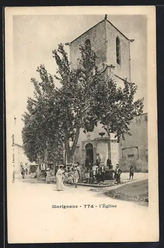 AK Marignane, L`Église et la place animée