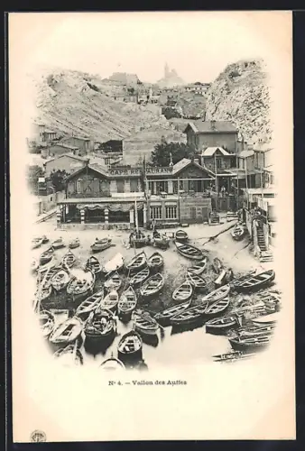 AK Marseille, Vallon des Auffes avec barques et maisons traditionnelles