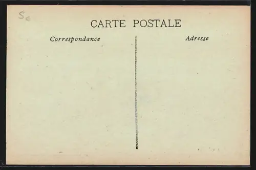AK Sausset, Vue Générale du village avec bateaux sur la rive