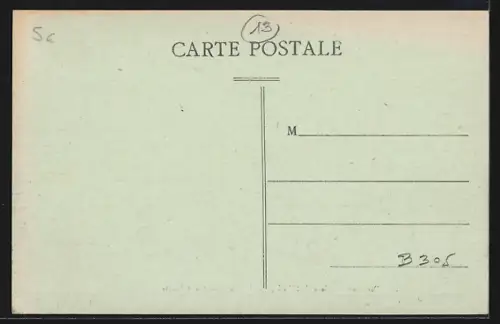 AK Saint-Chamas, Place de l`Horloge et le Monument aux Morts