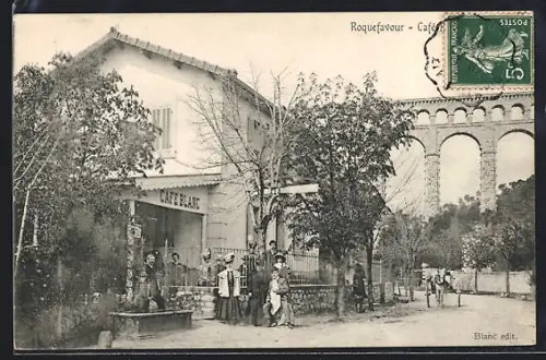 AK Roquefavour, Café Blanc et aqueduc en arrière-plan