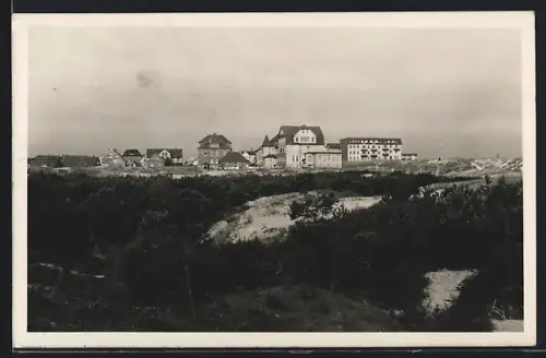 AK Wangerooge, Dünenlandschaft und Gebäudepanorama