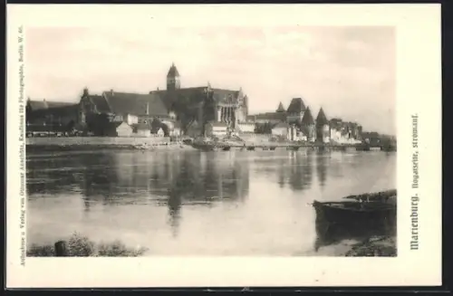AK Marienburg / Malbork, Blick über die Nogat zum Ort