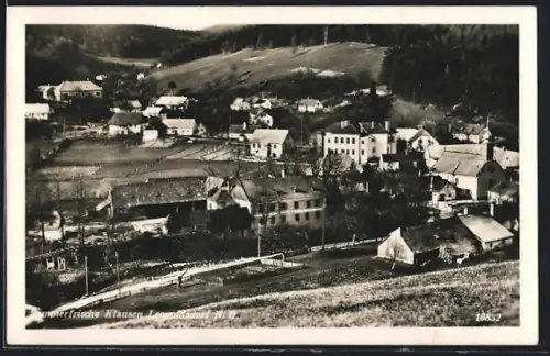 AK Klausen-Leopoldsdorf, Ortspanorama vom Berg aus gesehen