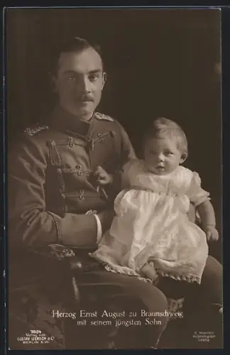 AK Herzog Ernst August zu Braunschweig mit seinem jüngsten Sohn