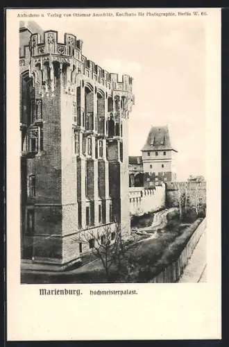 AK Marienburg / Malbork, Vor dem Hochmeisterpalast