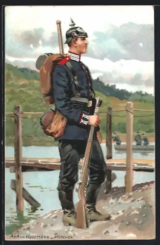 Künstler-AK Anton Hoffmann - München: Soldat in Uniform mit Gewehr und Pickelhaube