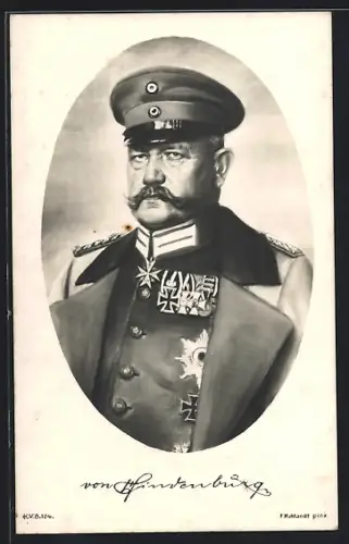 AK Porträt Paul von Hindenburg in Uniform mit Schirmmütze