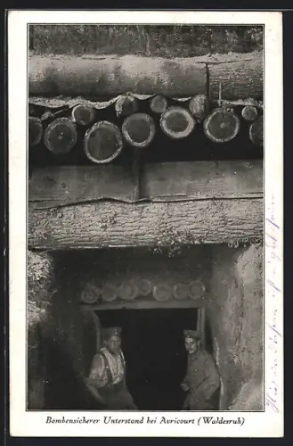 AK Soldaten im bombensicheren Unterstand bei Avricourt, Schützengraben