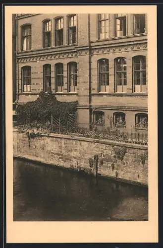 AK Berlin, Luisenschule, Ziegelstrasse 12, Anblick der Wasserfront