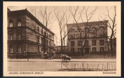 AK Berlin-Wedding, Lessing Gymnasium, Strassenseite