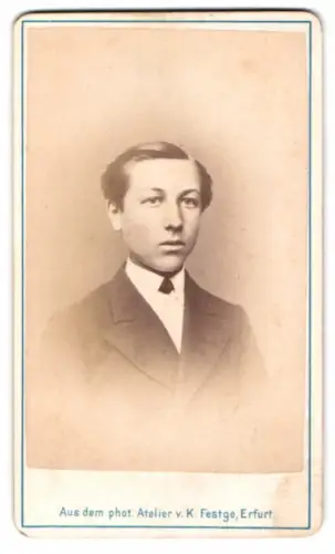 Fotografie K. Festge, Erfurt, Anger 1692, Portrait eines jungen Mannes