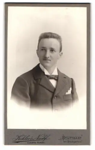 Fotografie Kohler`s Nachf., Stuttgart, Am Stadtgarten, Porträt eines jungen Mannes