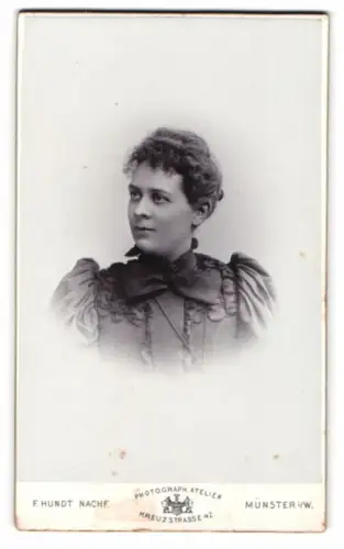 Fotografie F. Hundt Nachf., Münster, Kreuzstrasse 42, Porträt einer jungen Frau