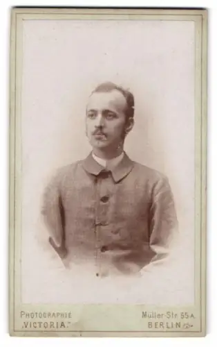 Fotografie Victoria, Berlin, Müller-Str. 55A, Porträt eines eleganten Herrn