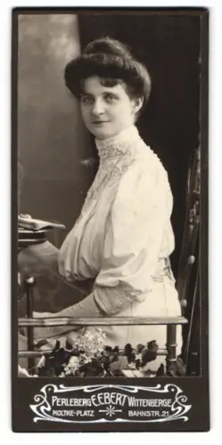 Fotografie E. Ebert, Wittenberge, Bahnstrasse 21, Porträt einer Dame im Profil