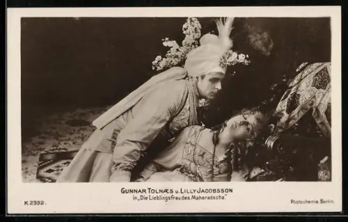 AK Schauspieler Gunnar Tolnaes und Lilly Jacobsson in einer Szene aus dem Film Die Lieblingsfrau des Maharadscha