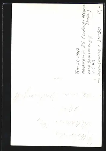 Foto-AK Karlsruhe, Haus Maxaustrasse 26 / Ludwig-Marum-Strasse nach Bombenangriff am 2.9.42