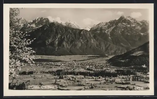 AK Lienz /Ost-Tirol, Ortsansicht gegen die Berge