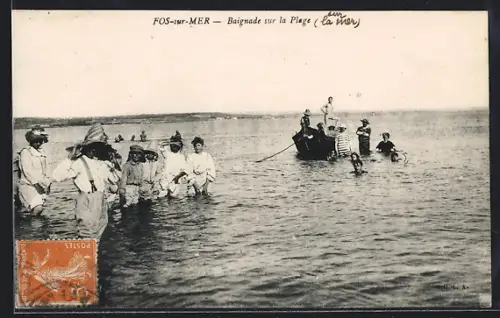 AK Fos-sur-Mer, Baignade sur la Plage