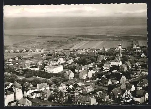 AK Wangerooge, Luftaufnahme, Ortsansicht mit Leuchtturm und Kurhaus