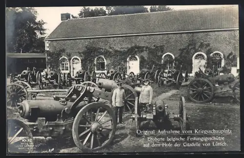 AK Lüttich, Eroberte belgische Festungsgeschütze auf dem Hofe der Citadelle