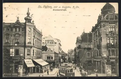 AK St. Pölten, Strassenbahn und Café Bahnhof in der Kremserstrasse, Hotel Kaiserin. Litfasssäule
