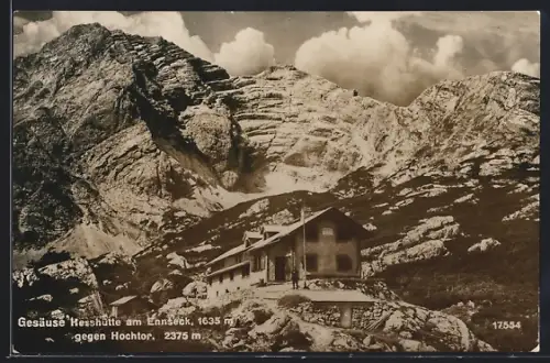 AK Hesshütte am Ennseck, Mann am Eingang der Hütte, Hochtor