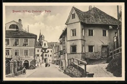 AK Bruneck im Pustertal, Strassenpartie mit Fassbinderei Anton Staudacher