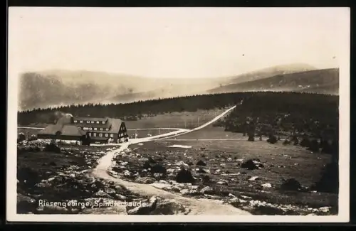 AK Spindlerbaude /Riesengebirge, Blick zur Baude, Inh. Rudolf Lhota