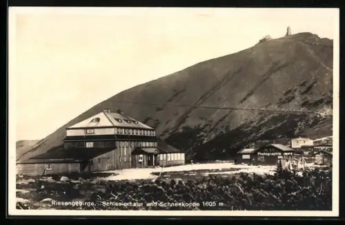 AK Schlesierhaus /Riesengebirge, Schlesierhaus mit Schneekoppe