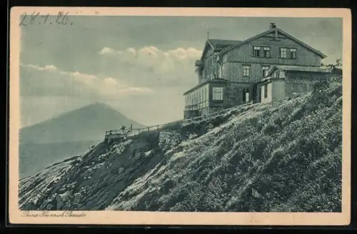 AK Prinz-Heinrich-Baude /Riesengebirge, Besucher auf der Aussichtsplattform