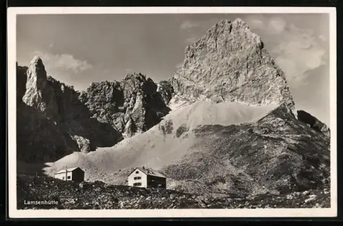 AK Lamsenhütte /Karwendel, Berghütte mit Lamsenspitze