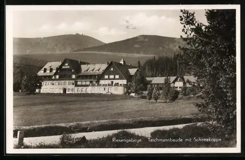 AK Teichmannbaude /Schneekoppe, Teichmannbaude mit Blick zur Schneekoppe