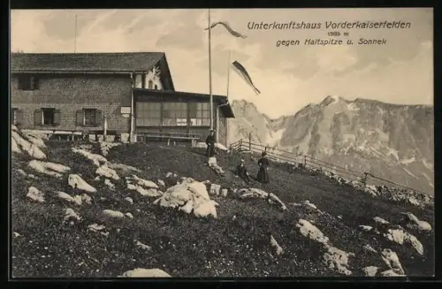 AK Unterkunftshaus Vorderkaiserfelden gegen Haltspitze und Sonnek