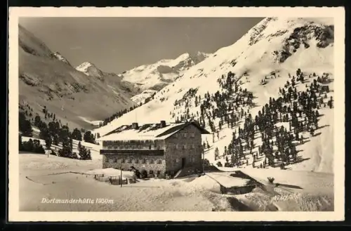AK Dortmunderhütte, Berghütte im Schnee