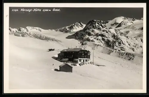 AK Vernagt-Hütte im Ötztal im Schnee
