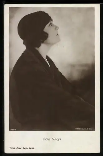 AK Schauspielerin Pola Negri im Kostüm einer Filmrolle
