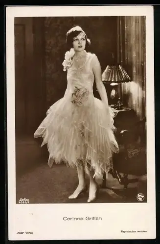 AK Schauspielerin Corinne Griffith im eleganten Kleid
