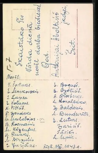 AK Schauspielerin Lee Parry mit Hundewelpen im Arm