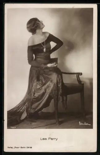 AK Schauspielerin Lee Parry im Profil