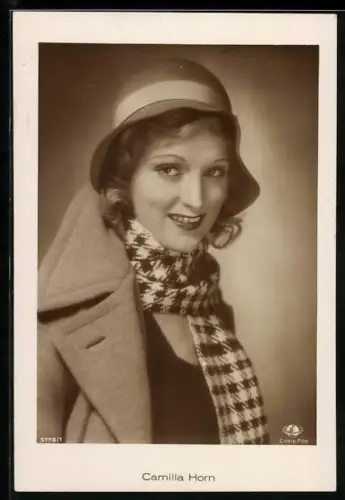 AK Schauspielerin Camilla Horn mit Mantel und Hut