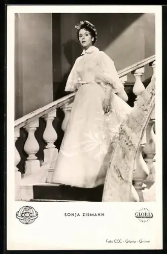 AK Schauspielerin Sonja Ziemann in dem Film Meine Schwester und ich