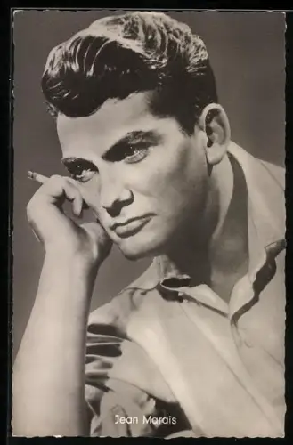AK Schauspieler Jean Marais mit Zigarette