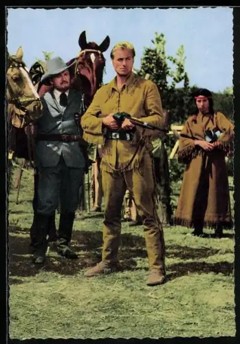 AK Schauspieler Lex Barker als Old Shatterhand mit Pferden und Gewehr in der Hand