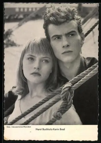 AK Schauspieler Horst Buchholz und Karin Baal mit besorgter Mimik